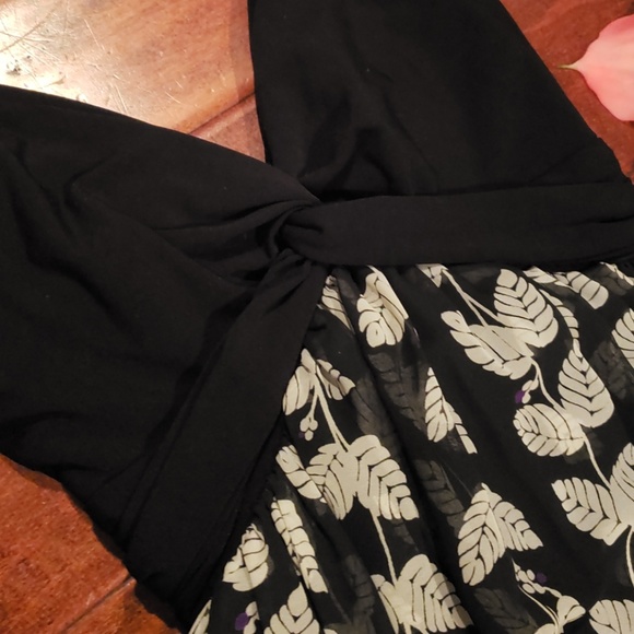 Little black dress - Picture 3 of 7